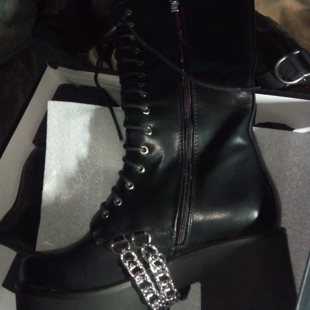 Platform boots